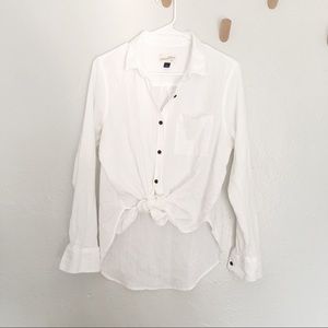 White button up. Jenni Kayne lookalike